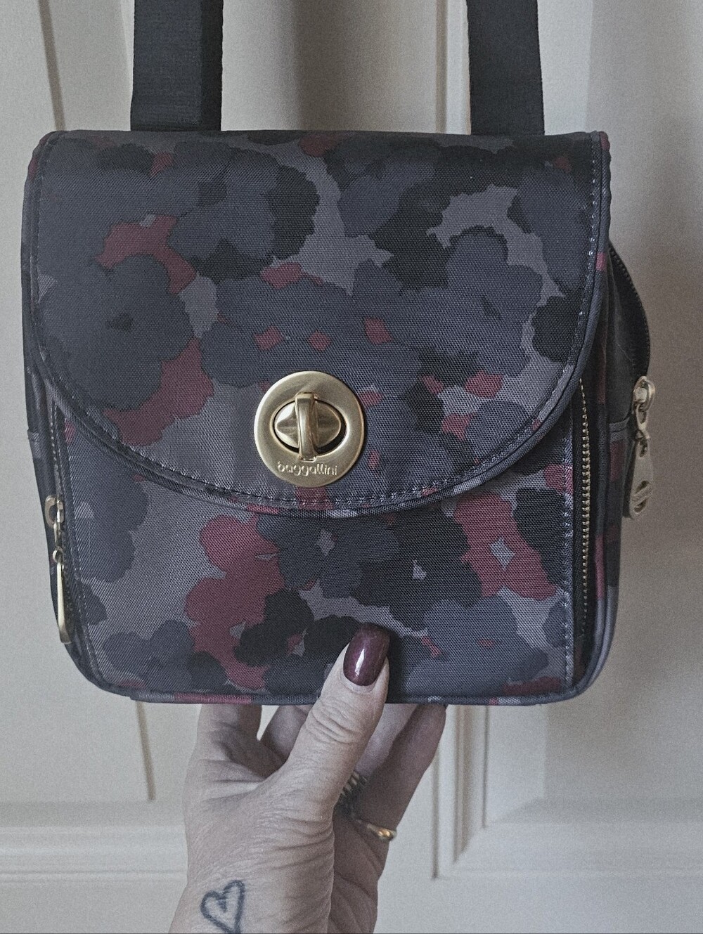 Bagallini CAMO Crossbody Turn-Lock Flap Crossbody Bag💜❤️